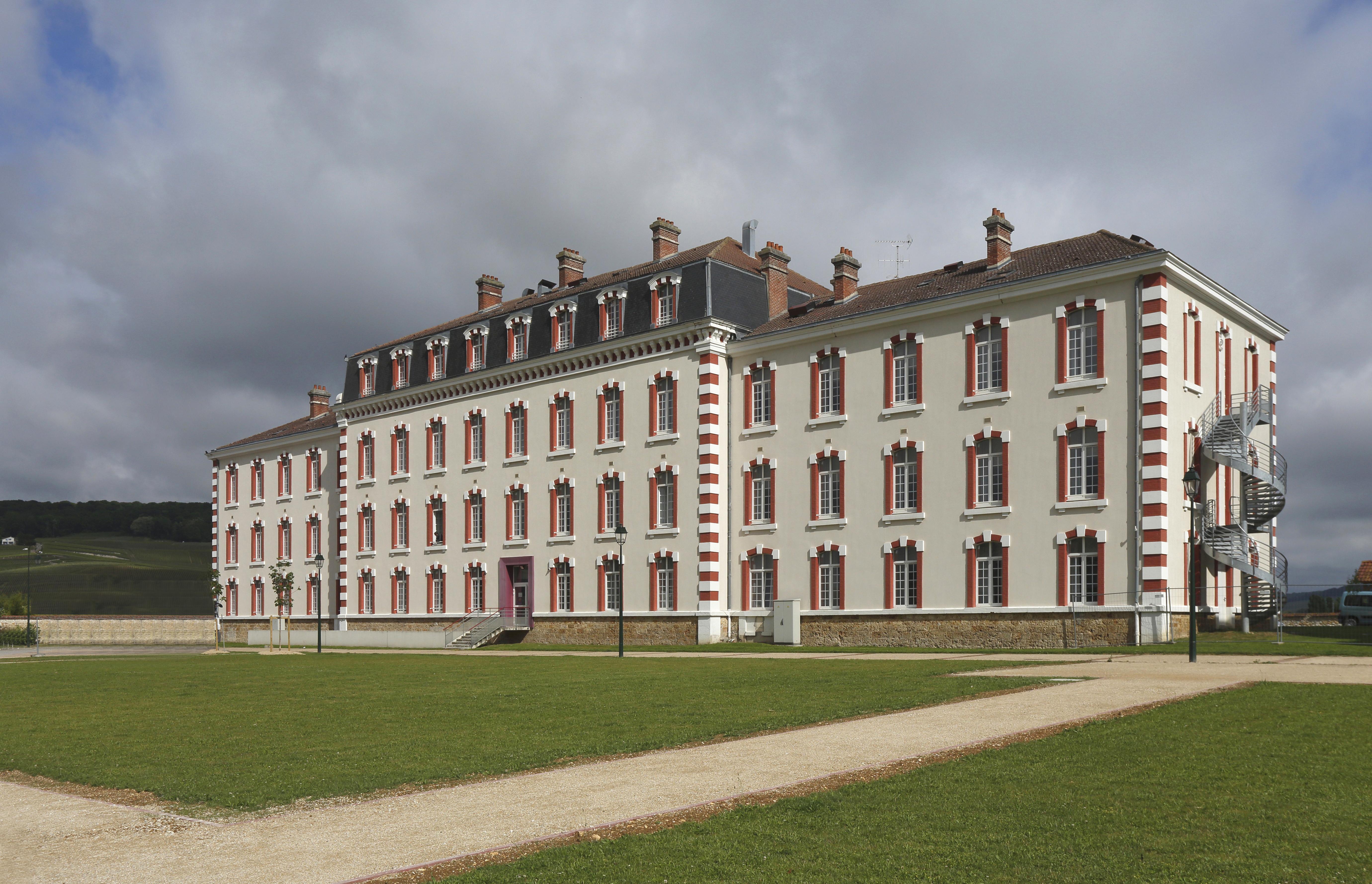 Épernay Comfort Suites & Vacanceole Les Demeures Champenoises מראה חיצוני תמונה