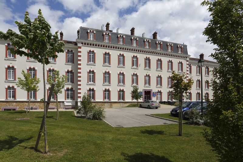 Épernay Comfort Suites & Vacanceole Les Demeures Champenoises מראה חיצוני תמונה